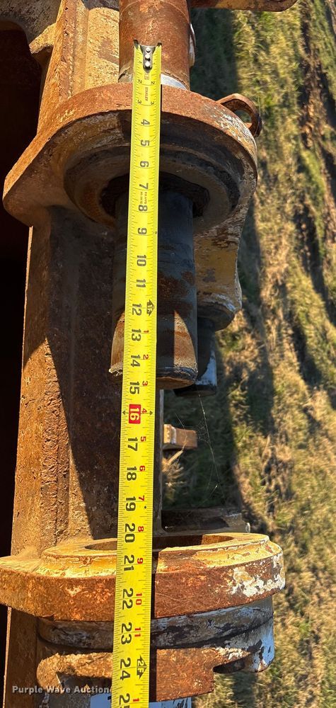 image for item DJ7957 Caterpillar excavator bucket