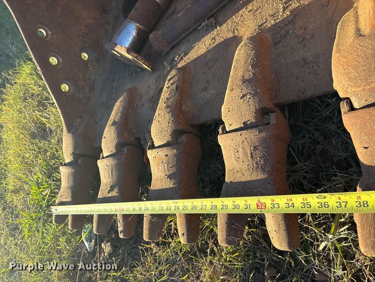 image for item DJ7958 Caterpillar excavator bucket