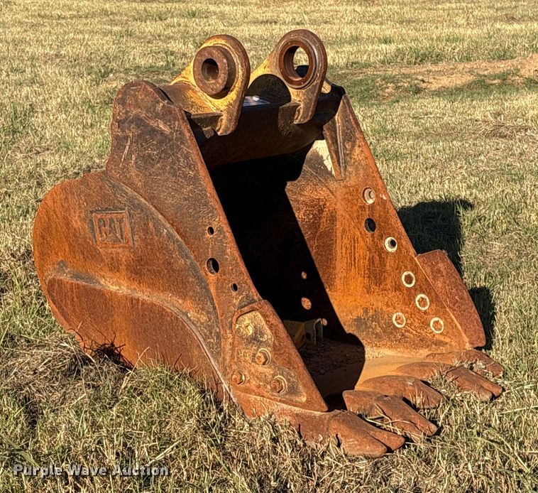 image for item DJ7964 Caterpillar HDR-P-36 excavator bucket