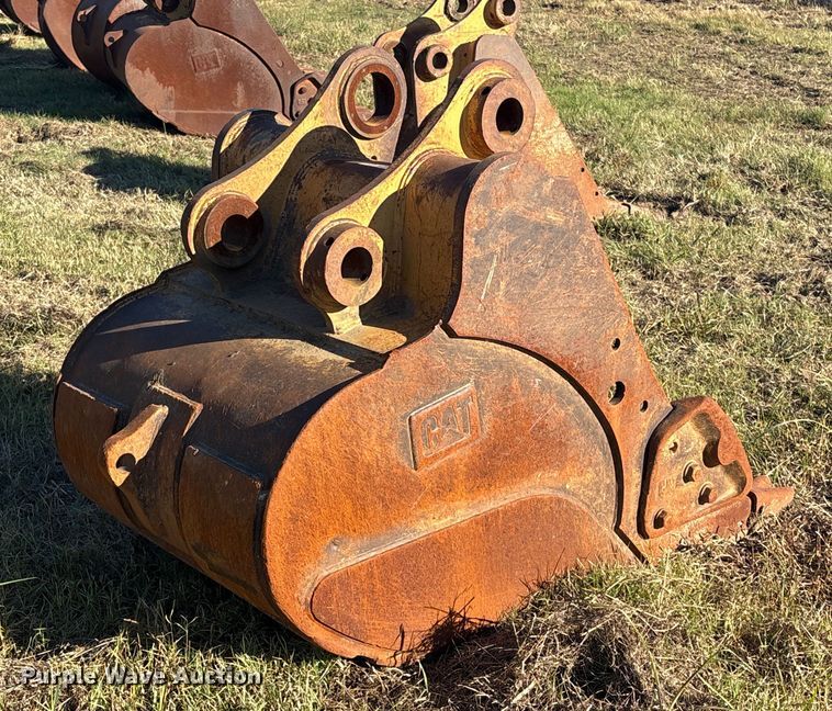 image for item DJ7964 Caterpillar HDR-P-36 excavator bucket