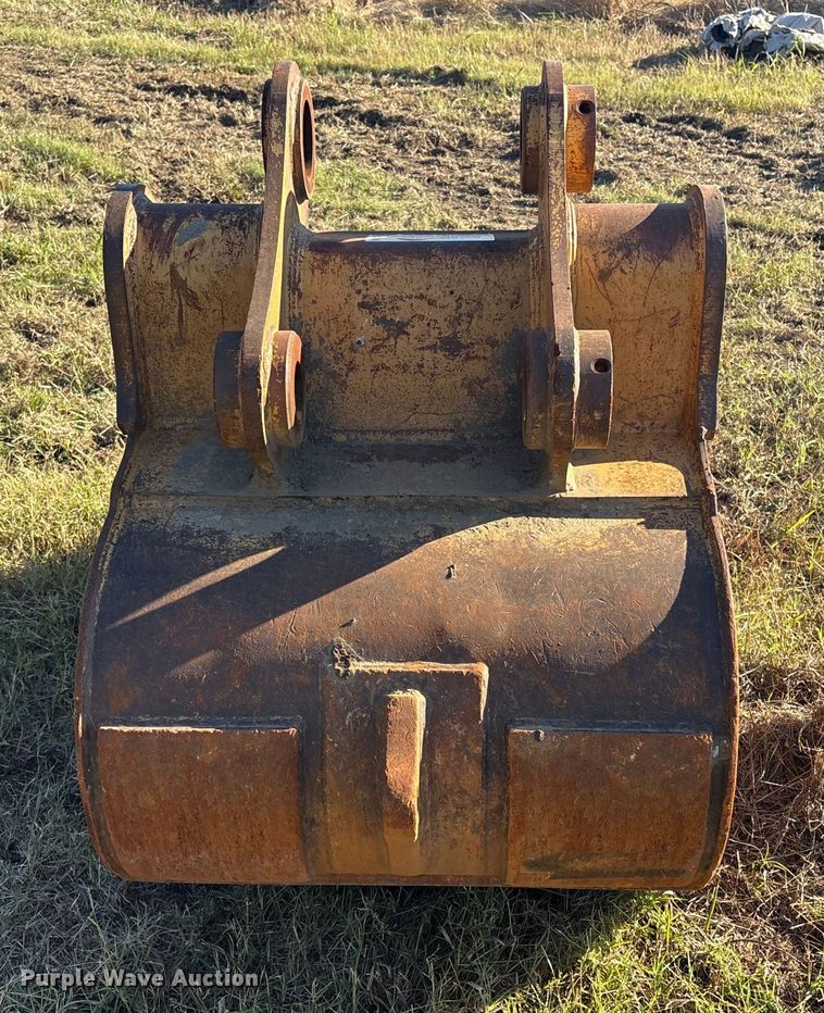 image for item DJ7964 Caterpillar HDR-P-36 excavator bucket