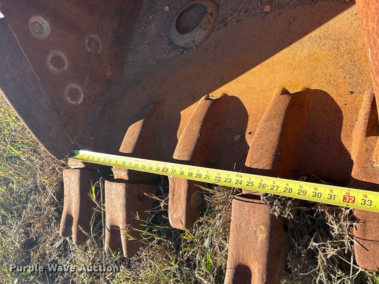 image for item DJ7964 Caterpillar HDR-P-36 excavator bucket