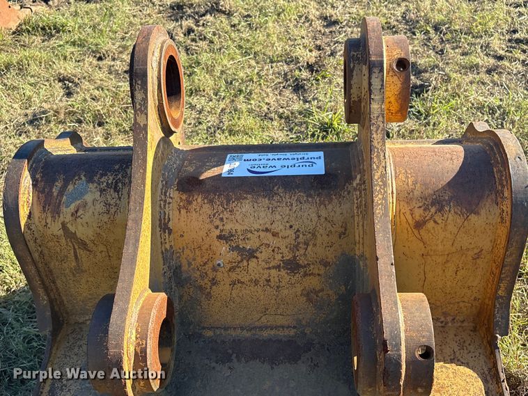 image for item DJ7964 Caterpillar HDR-P-36 excavator bucket