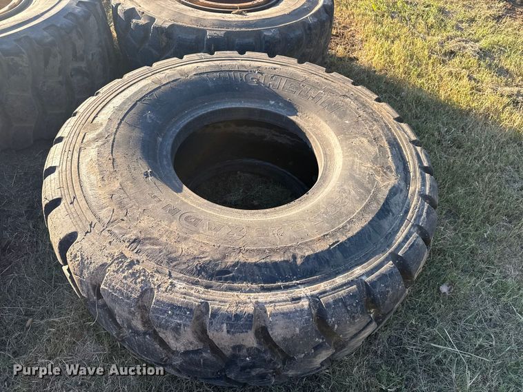 image for item DJ7974 Wheels and tires