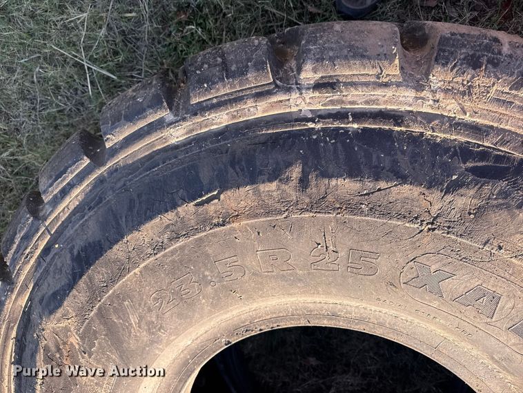 image for item DJ7974 Wheels and tires