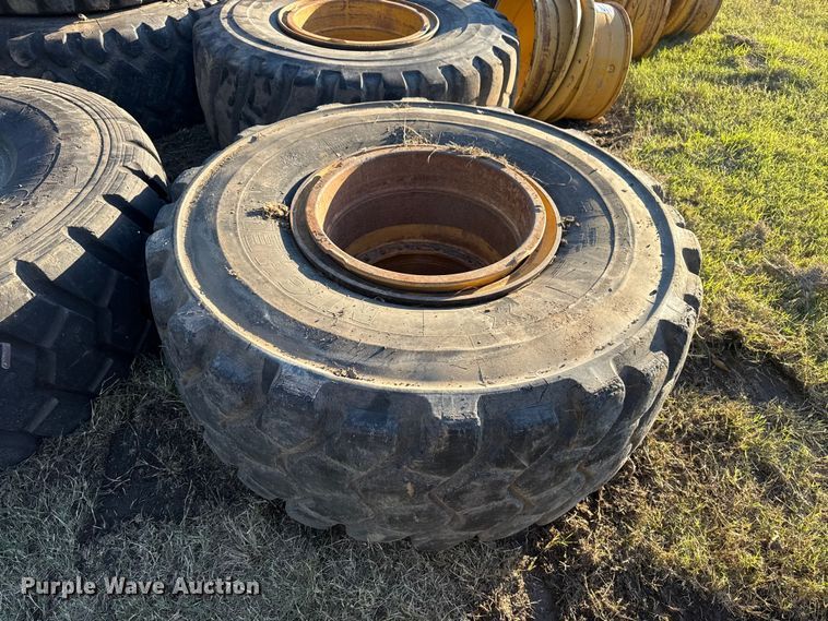 image for item DJ7974 Wheels and tires