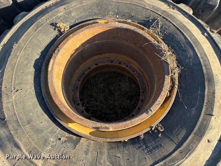 image for item DJ7974 Wheels and tires