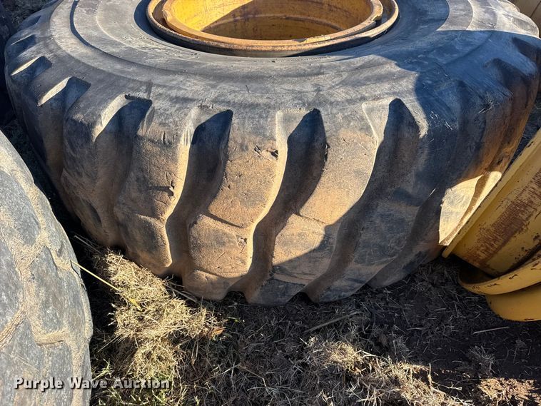 image for item DJ7974 Wheels and tires