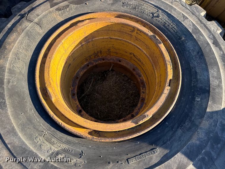 image for item DJ7974 Wheels and tires