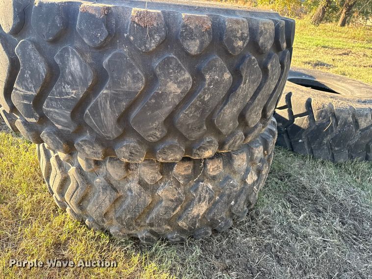 image for item DJ7974 Wheels and tires