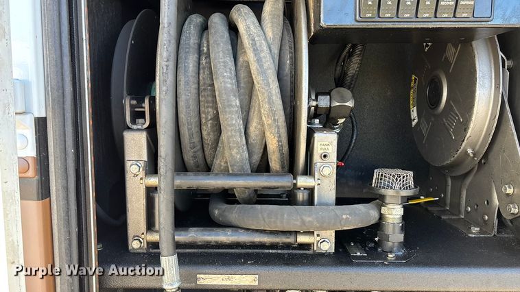 image for item DK0042 2012 Ford F550 utility / service truck