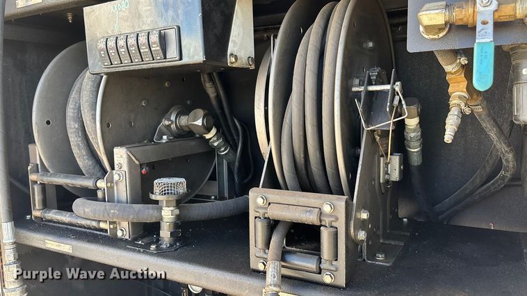 image for item DK0042 2012 Ford F550 utility / service truck