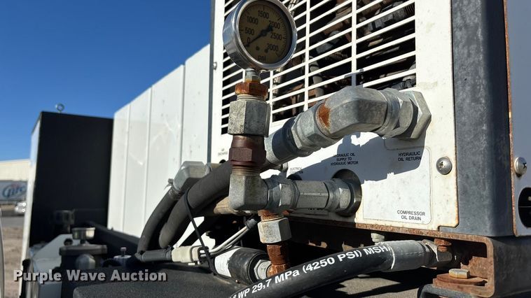 image for item DK0042 2012 Ford F550 utility / service truck