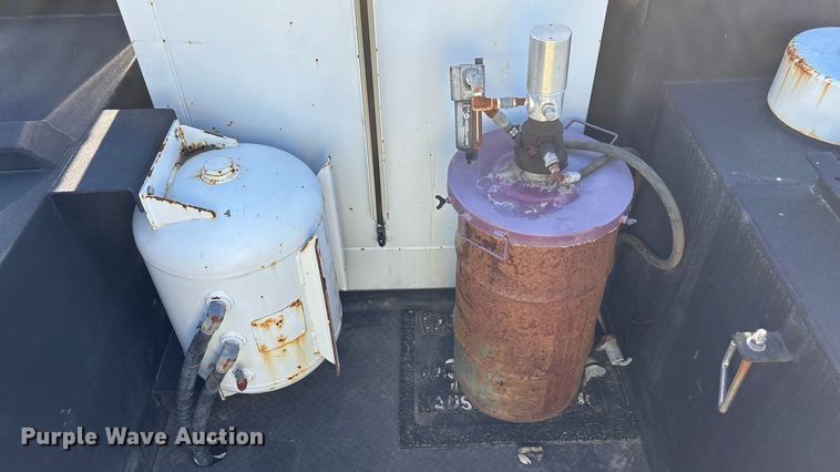 image for item DK0042 2012 Ford F550 utility / service truck