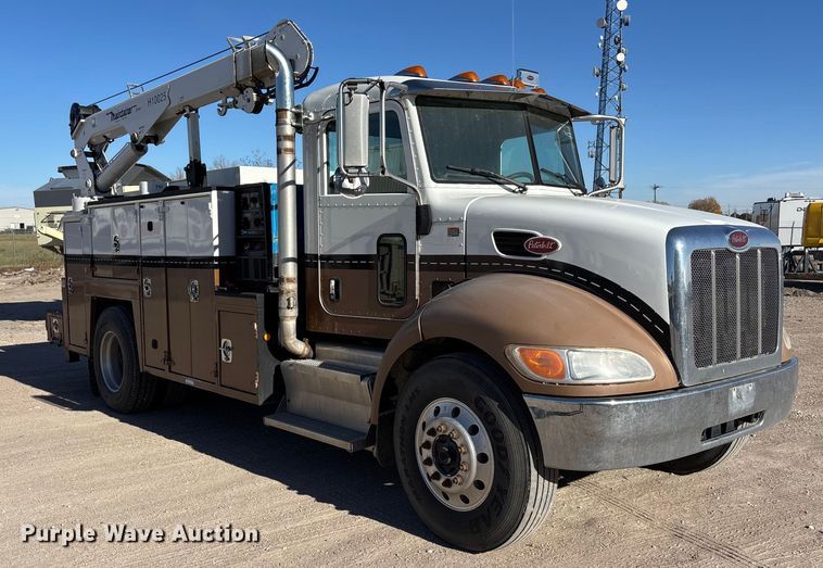 image for item DK0043 2014 Peterbilt 337 utility / service truck