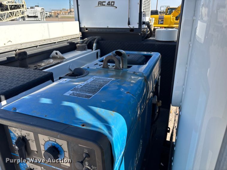 image for item DK0043 2014 Peterbilt 337 utility / service truck