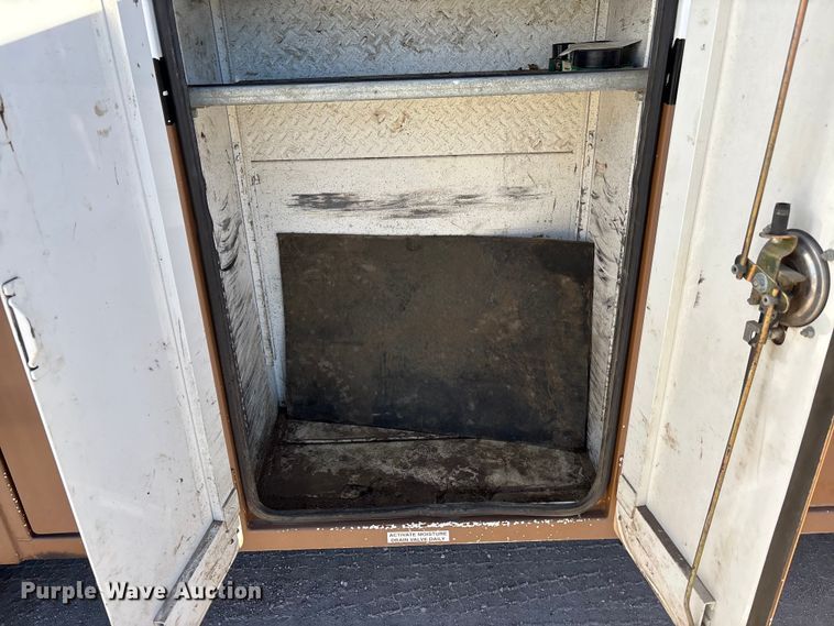 image for item DK0043 2014 Peterbilt 337 utility / service truck