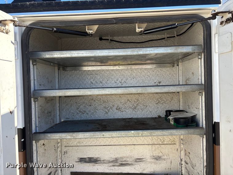 image for item DK0043 2014 Peterbilt 337 utility / service truck