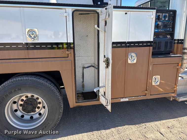 image for item DK0043 2014 Peterbilt 337 utility / service truck