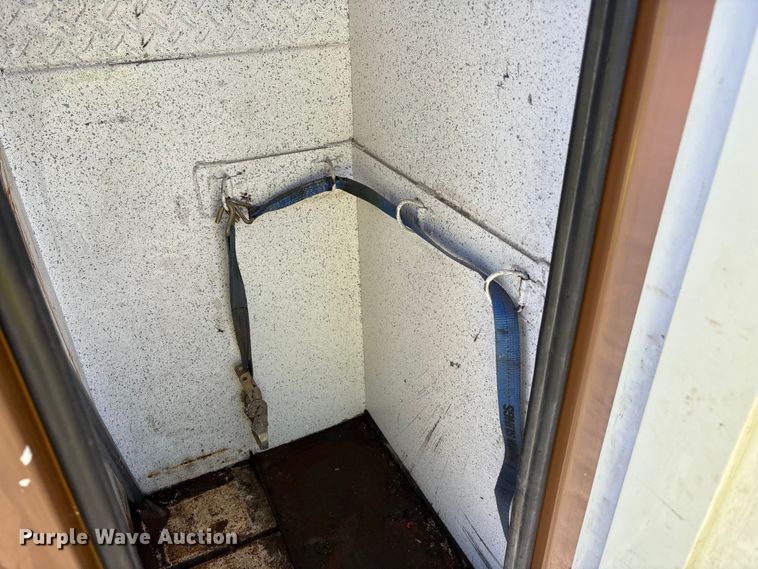 image for item DK0043 2014 Peterbilt 337 utility / service truck