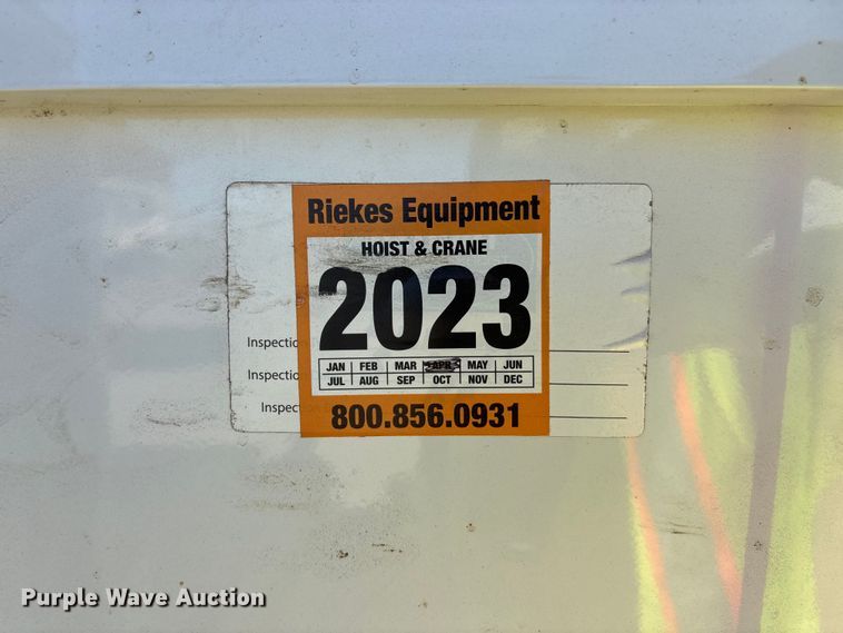 image for item DK0043 2014 Peterbilt 337 utility / service truck