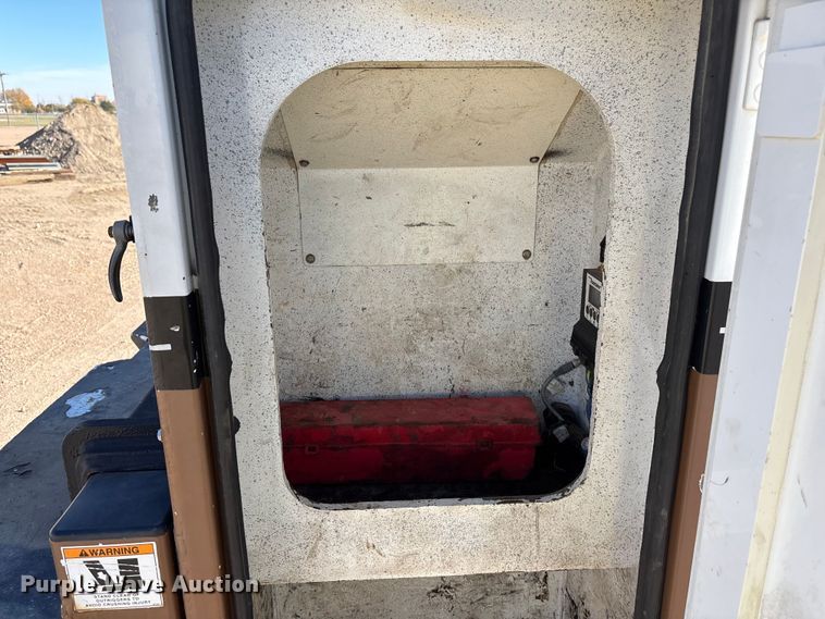 image for item DK0043 2014 Peterbilt 337 utility / service truck