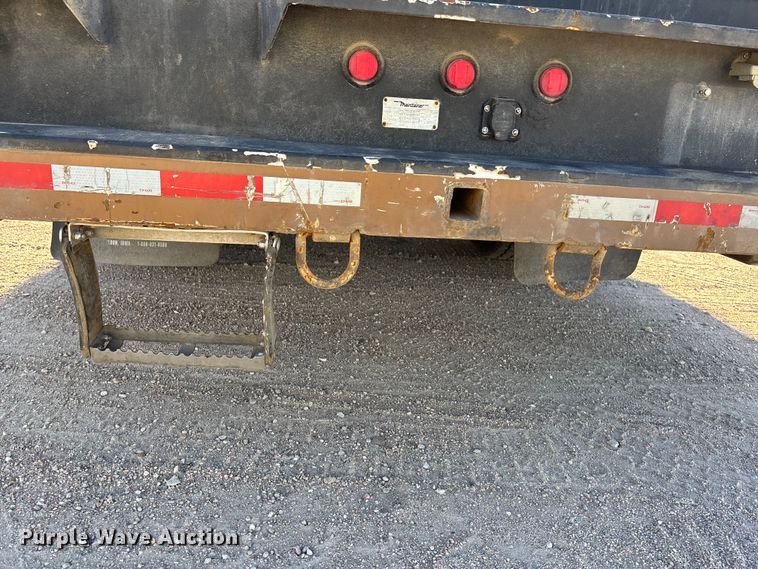 image for item DK0043 2014 Peterbilt 337 utility / service truck