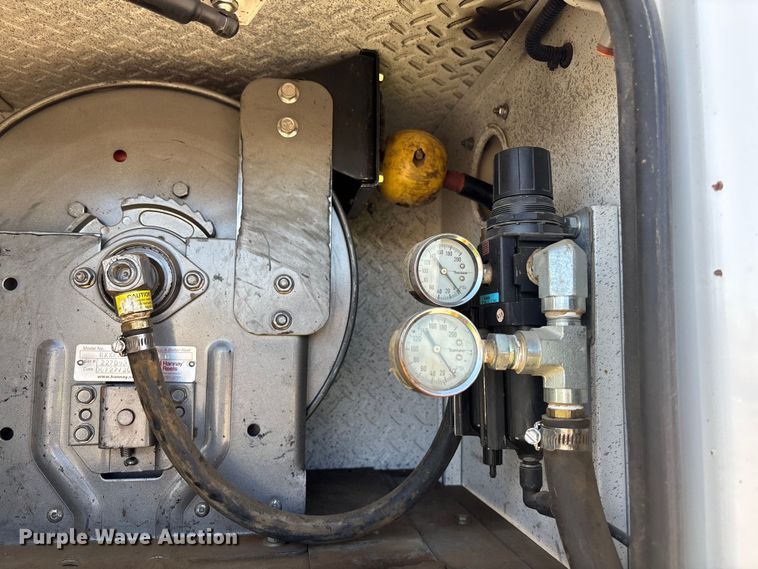 image for item DK0043 2014 Peterbilt 337 utility / service truck