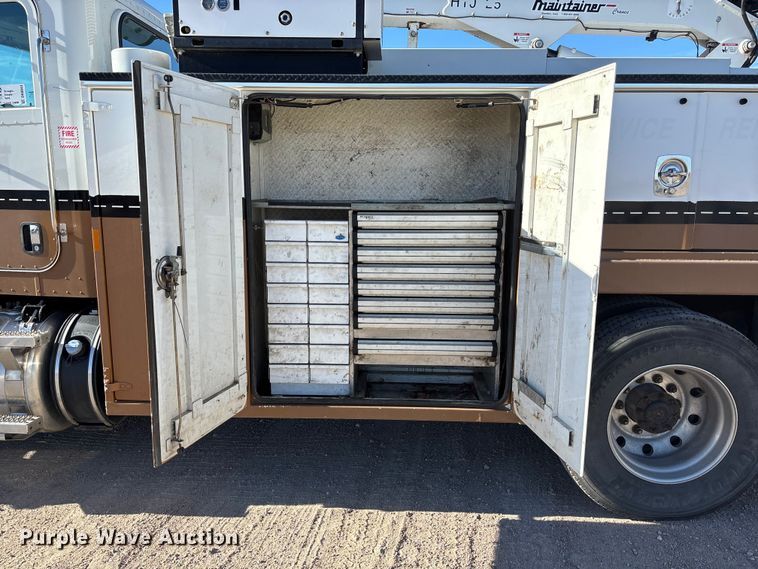 image for item DK0043 2014 Peterbilt 337 utility / service truck