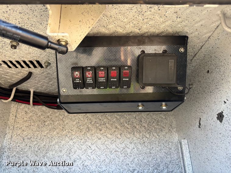 image for item DK0043 2014 Peterbilt 337 utility / service truck