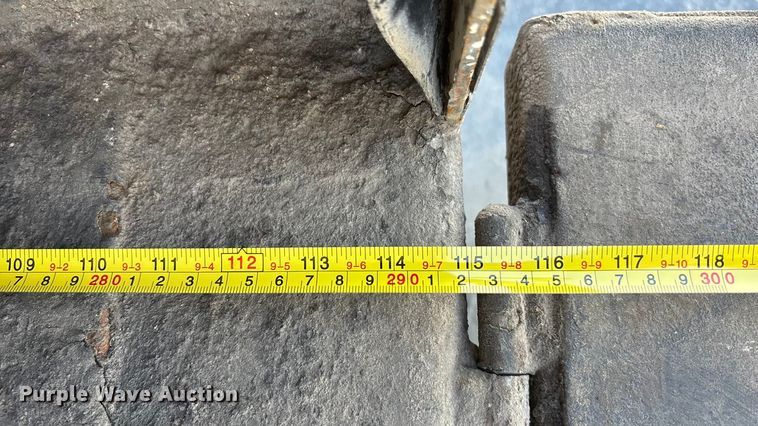 image for item DK0043 2014 Peterbilt 337 utility / service truck