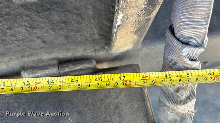 image for item DK0043 2014 Peterbilt 337 utility / service truck