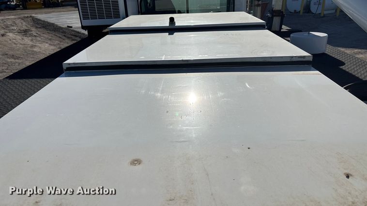 image for item DK0043 2014 Peterbilt 337 utility / service truck