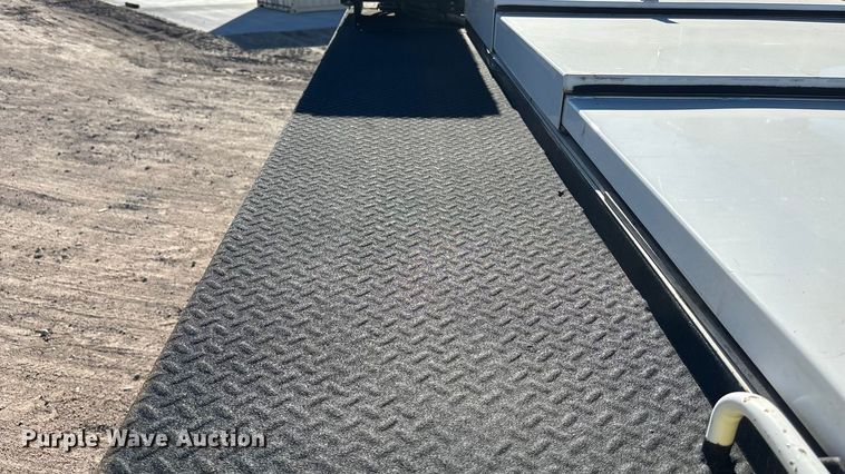 image for item DK0043 2014 Peterbilt 337 utility / service truck