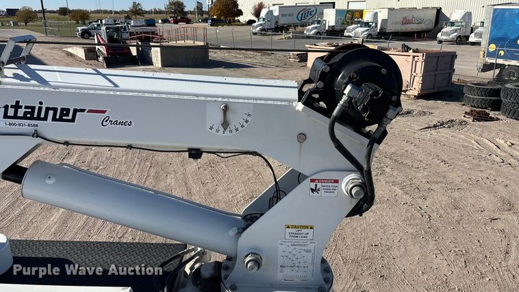 image for item DK0043 2014 Peterbilt 337 utility / service truck