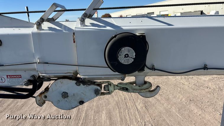 image for item DK0043 2014 Peterbilt 337 utility / service truck