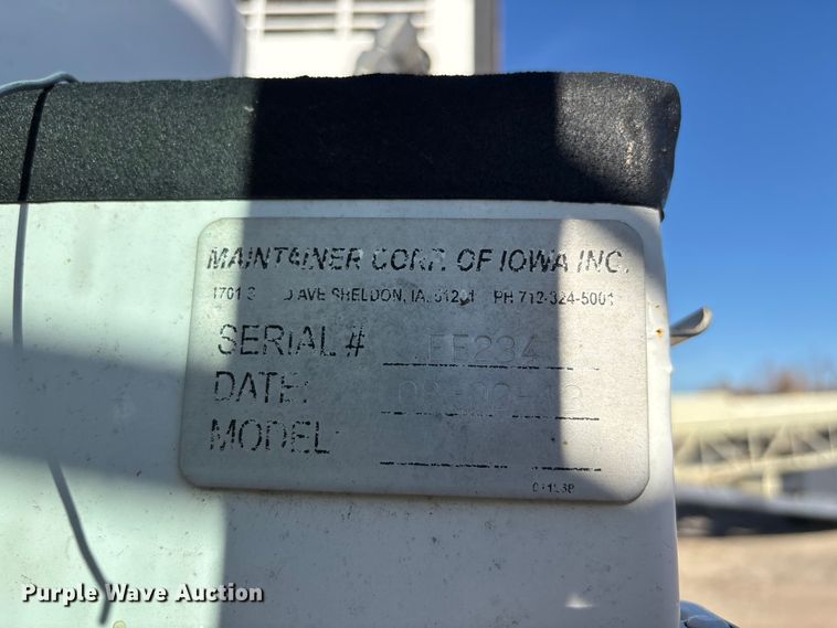 image for item DK0043 2014 Peterbilt 337 utility / service truck