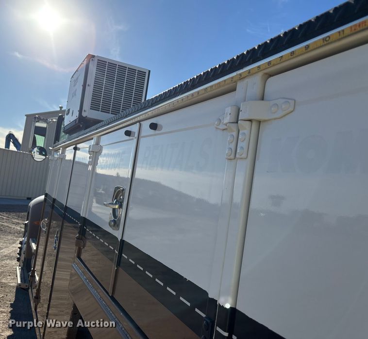 image for item DK0043 2014 Peterbilt 337 utility / service truck