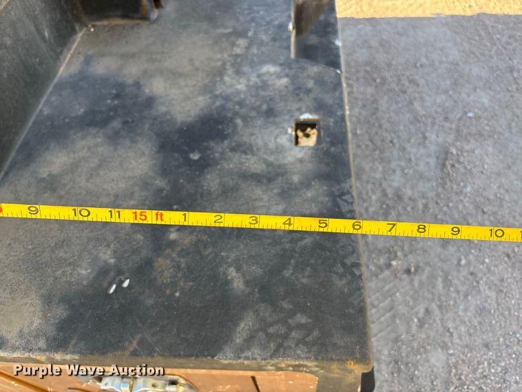 image for item DK0043 2014 Peterbilt 337 utility / service truck