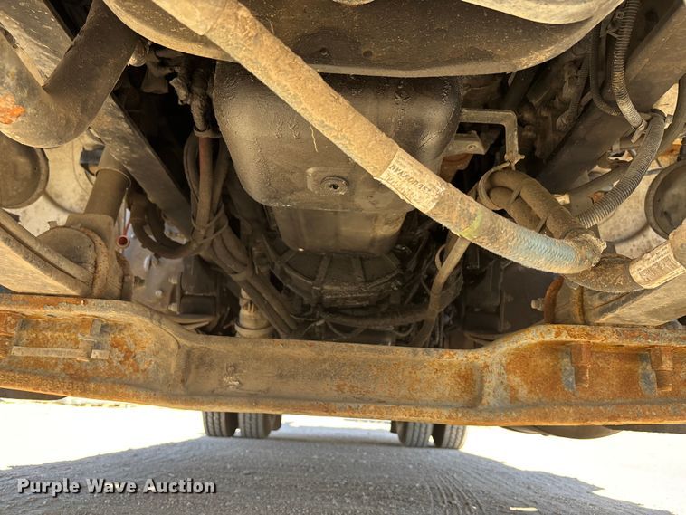 image for item DK0043 2014 Peterbilt 337 utility / service truck