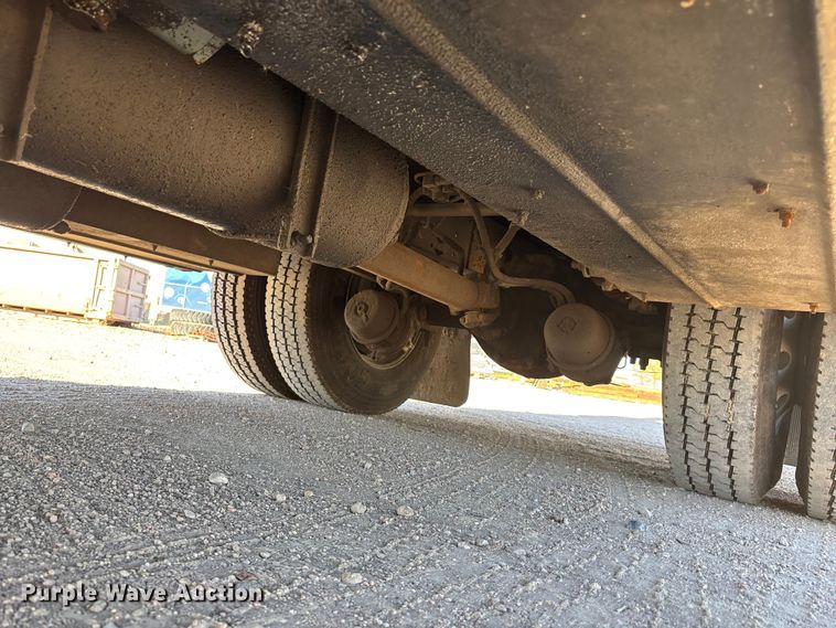 image for item DK0043 2014 Peterbilt 337 utility / service truck