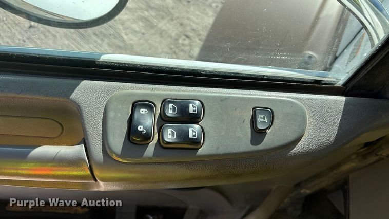 image for item DK0043 2014 Peterbilt 337 utility / service truck