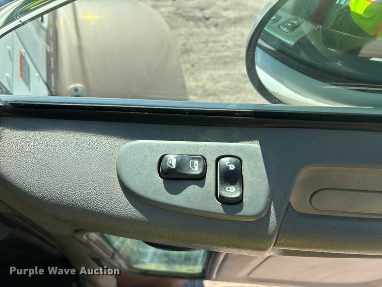 image for item DK0043 2014 Peterbilt 337 utility / service truck