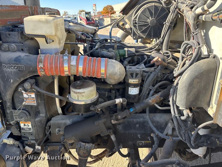 image for item DK0043 2014 Peterbilt 337 utility / service truck