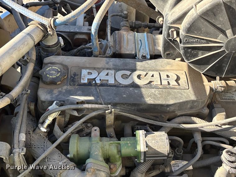 image for item DK0043 2014 Peterbilt 337 utility / service truck