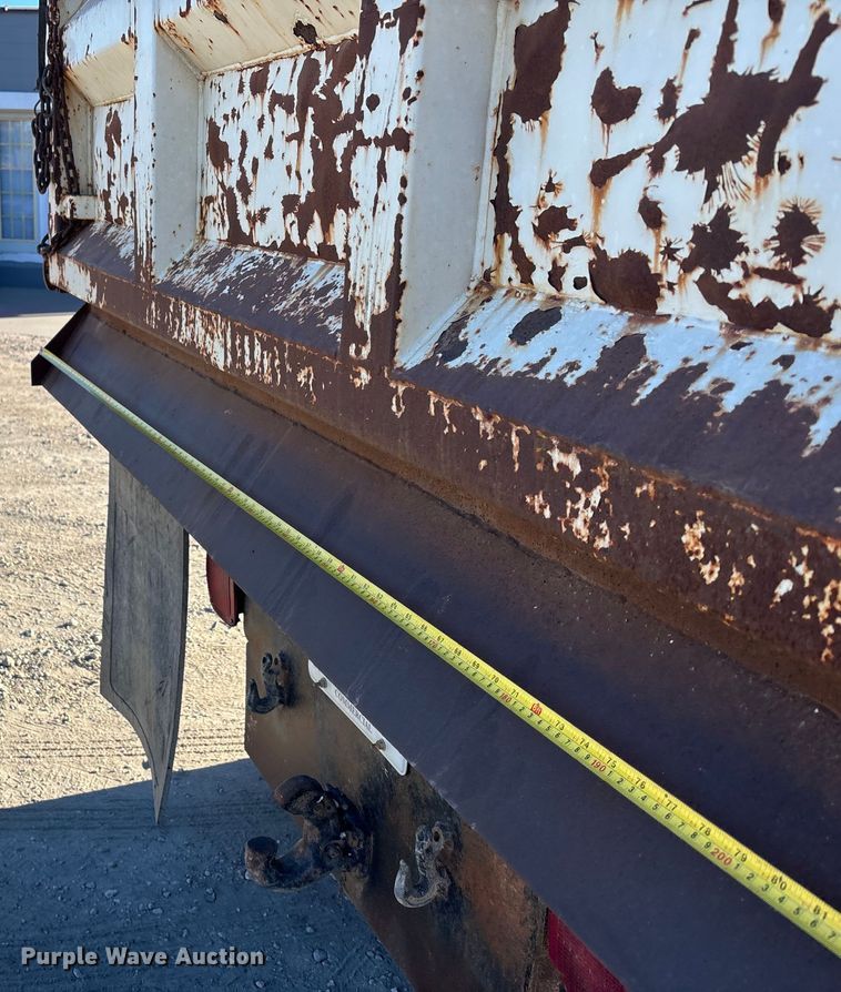 image for item DK0064 2005 Sterling L7500 dump truck