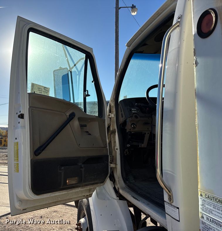 image for item DK0064 2005 Sterling L7500 dump truck