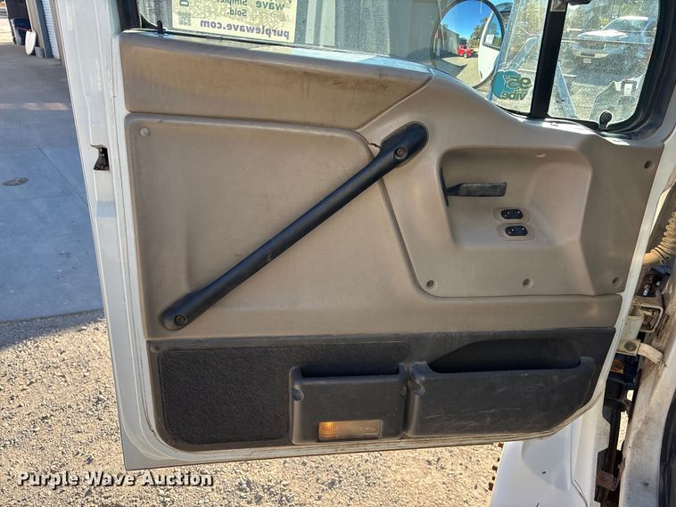 image for item DK0064 2005 Sterling L7500 dump truck