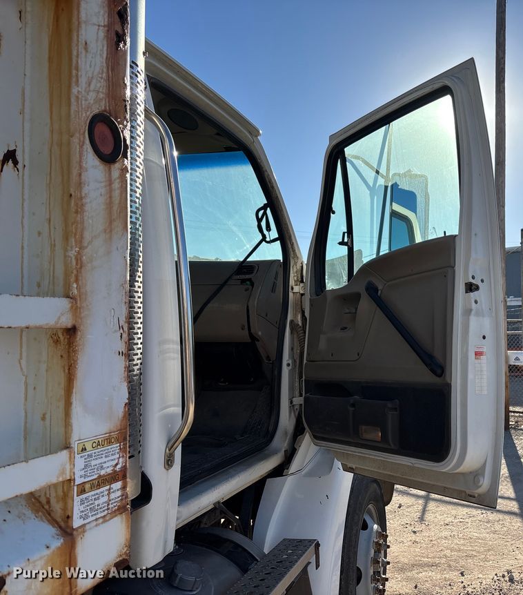 image for item DK0064 2005 Sterling L7500 dump truck