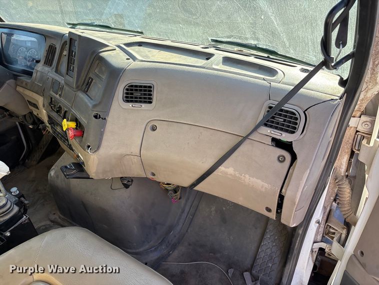 image for item DK0064 2005 Sterling L7500 dump truck